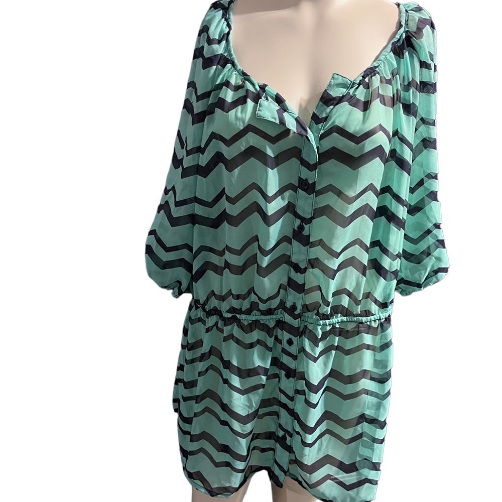3X Christine V NWT top